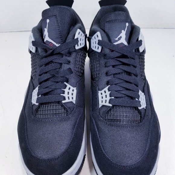 DH7138-006  Size 10 Jordan 4 Retro SE Black Canvas